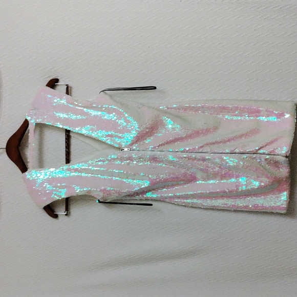 Prelove Forever 21 White iridescent Sequins Sleeveless Mini Dress - Picture 2 of 6